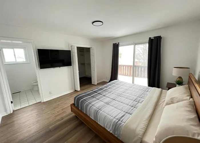 Letitia Heights !E Spacious And Quiet Private Bedroom With Private Bathroom